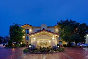 هتل La Quinta Inn By Wyndham Pittsburgh Airport