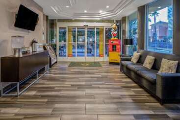 هتل La Quinta By Wyndham Anaheim
