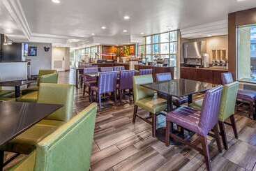 هتل La Quinta By Wyndham Anaheim
