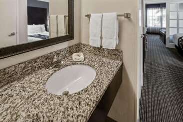 هتل La Quinta By Wyndham Anaheim