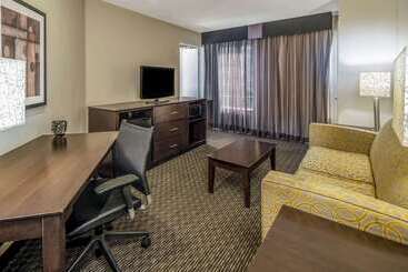هتل La Quinta By Wyndham Anaheim