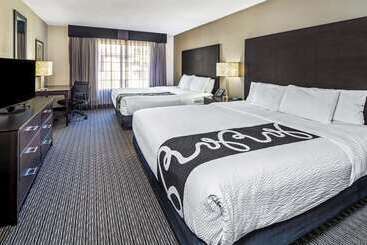 هتل La Quinta By Wyndham Anaheim