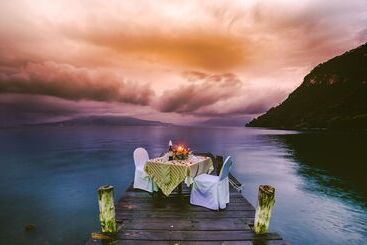 هتل La Riviera De Atitlan