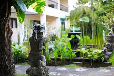 هتل Legian Paradiso