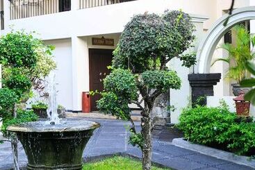 هتل Legian Paradiso