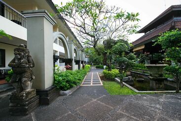 هتل Legian Paradiso