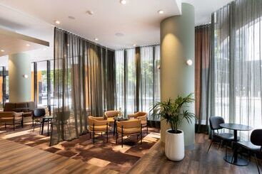 هتل Mercure Melbourne Southbank