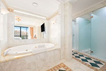Imperial Hotel Gold Coast