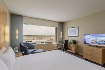 هتل Parkroyal Melbourne Airport