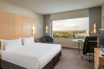 هتل Parkroyal Melbourne Airport