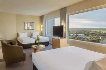 هتل Parkroyal Melbourne Airport