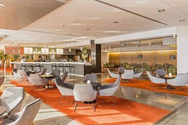 هتل Parkroyal Melbourne Airport
