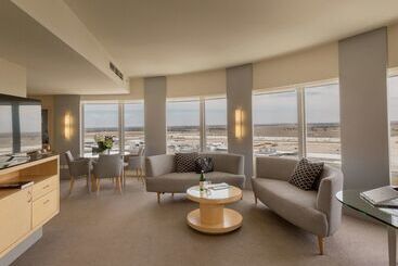 هتل Parkroyal Melbourne Airport