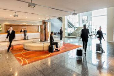 هتل Parkroyal Melbourne Airport