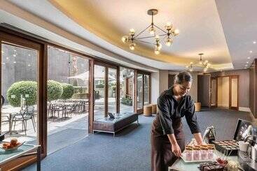 هتل Quay West Suites Melbourne