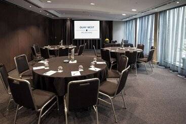 هتل Quay West Suites Melbourne