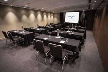 هتل Quay West Suites Melbourne