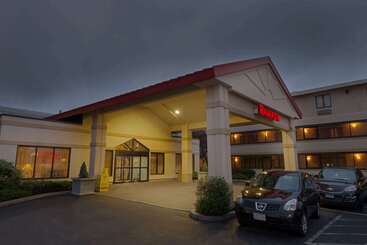 هتل Ramada By Wyndham Boston