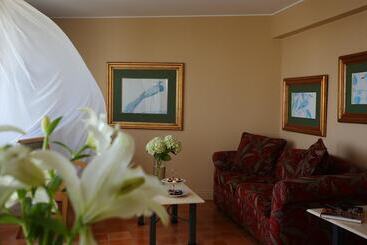 هتل Suites Del Bosque