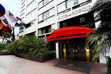 هتل Suites Del Bosque