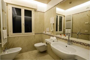 هتل Suites Torre Dell Orologio