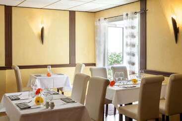 Brit Hotel Le Lion D Or Chinon