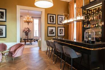 Dukes  Arches Brugge   By Dukes  Hotel Collection