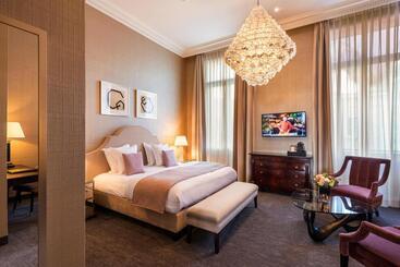 Dukes  Arches Brugge   By Dukes  Hotel Collection