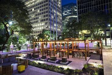 בית מלון כפרי The Whitehall Houston