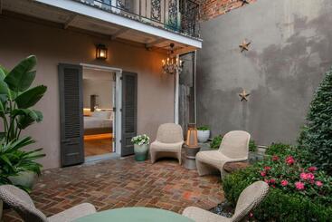 هتل De La Poste – French Quarter, A Renaissance