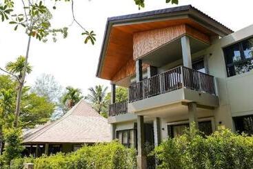 Khaolak Wanaburee Resort   Sha Extra Plus