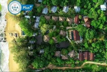 Khaolak Wanaburee Resort   Sha Extra Plus