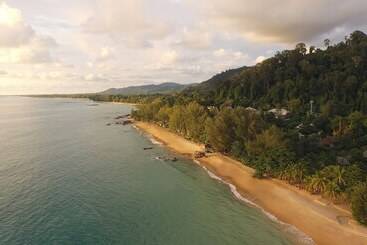Khaolak Wanaburee Resort Sha Extra Plus