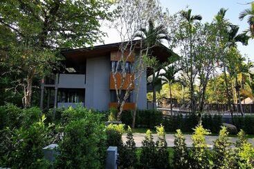 Khaolak Wanaburee Resort   Sha Extra Plus