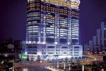 Suning Universal Hotel All Suites