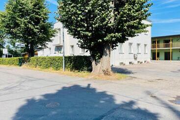 Endla Hostel Ja Apartamendid - Haapsalu