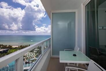 Fb Miami Beach Tresor Private Luxury Suites