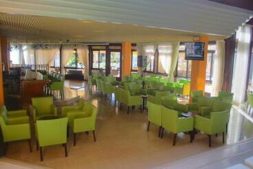 Auramar Beach Resort
