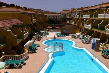 هتل آپارتمان Caleta Garden