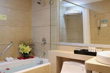 Felicity Hotel Shenzhen, Luohu Railway Station