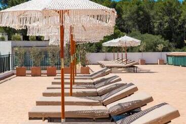 בית מלון כפרי Cala Fornells