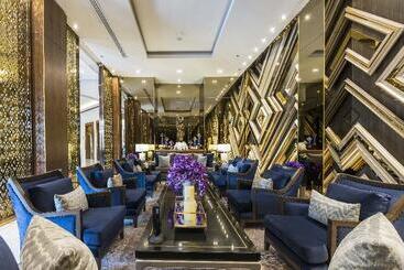 هتل Chatrium Royal Lake Yangon