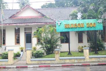 هتل Chatrium Royal Lake Yangon