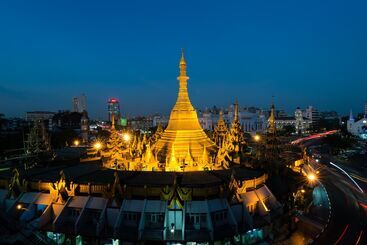 هتل Chatrium Royal Lake Yangon