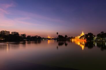 هتل Chatrium Royal Lake Yangon