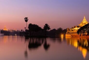 هتل Chatrium Royal Lake Yangon