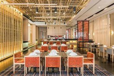هتل Chatrium Royal Lake Yangon
