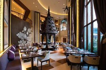 هتل Chatrium Royal Lake Yangon