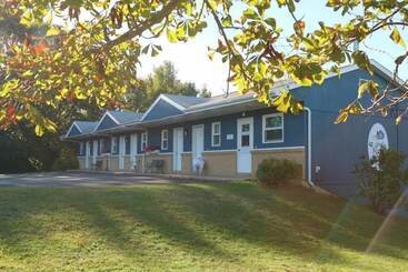 هتل Coastal Inn   Kingfisher