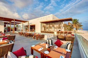 هتل Crowne Plaza Resort Salalah, An Ihg